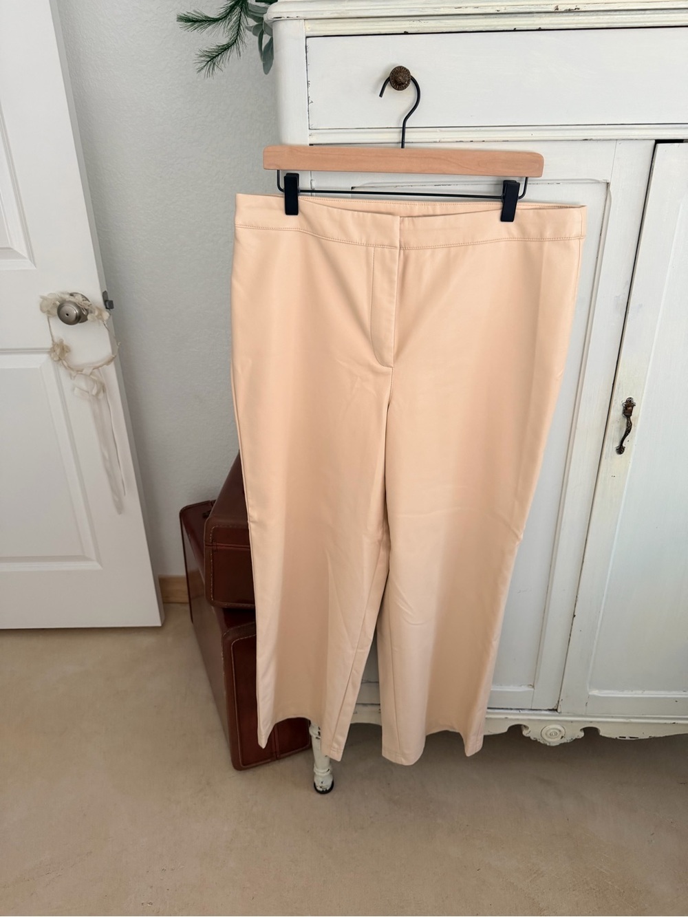 Bagatelle Collection Cropped KICK-FLARE FAUX LEATHER TROUSER Pant Large